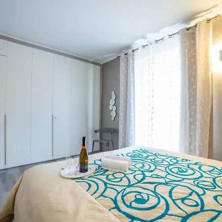 Loving Eine Hochmoderne Drei Am Appartement Alassio